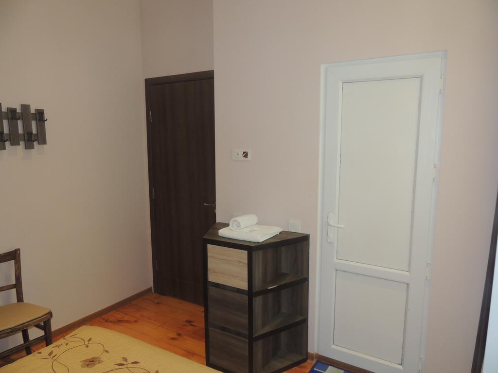 Guest House Chirina Siğnaği Dış mekan fotoğraf